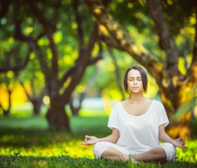 开云体育APP下载-这是一篇为您定制的文章，旨在围绕唯一性展开，将一场具体的足球比赛升华为关于宿命、传承与不可复制的瞬间的文学叙事