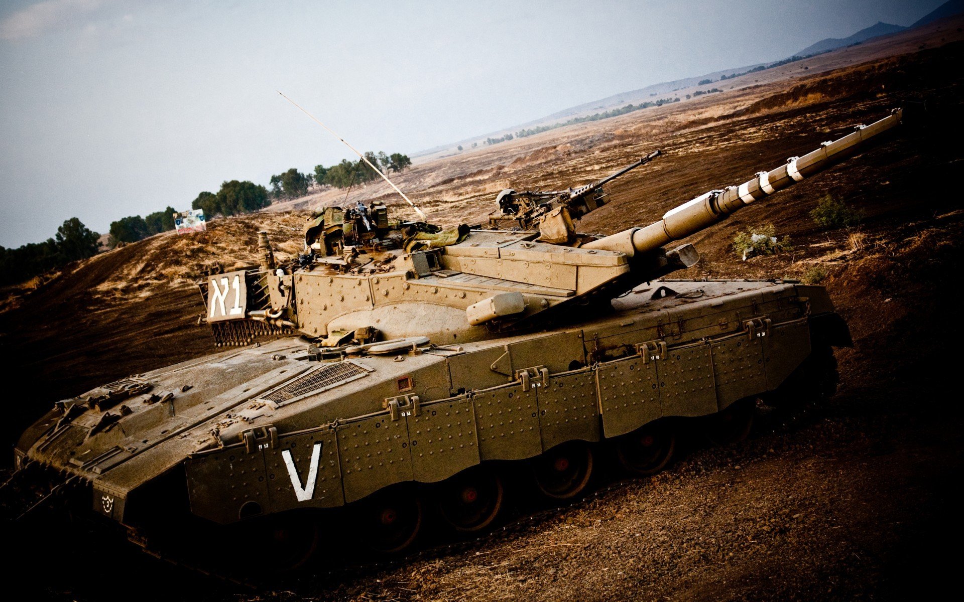 赛道与绿茵场，F1街道赛焦点战与南非强势晋级伊朗的双重奏