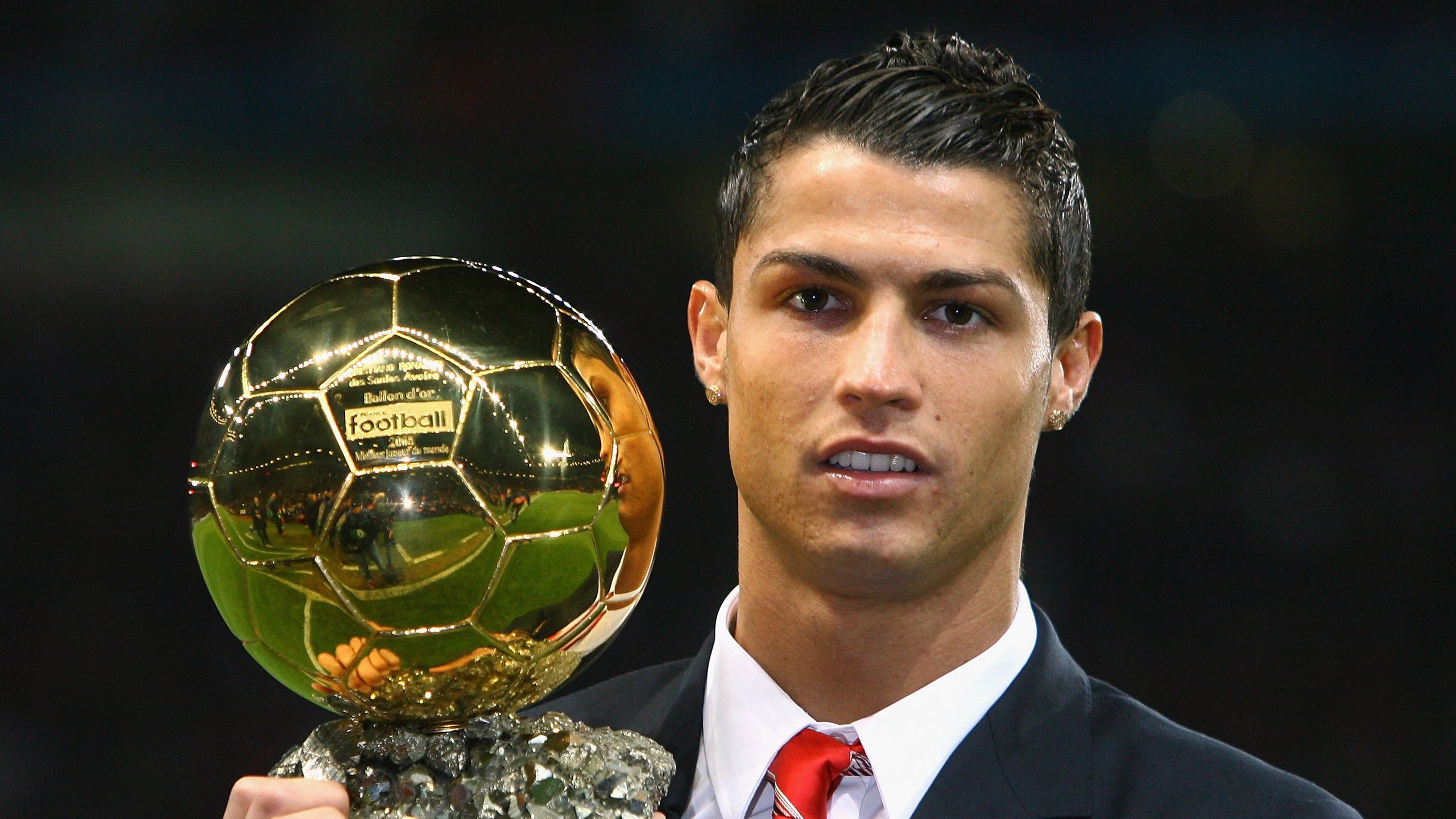 波斯铁骑对决银河战舰,当凯塞多的降维打击撕碎足球次元壁