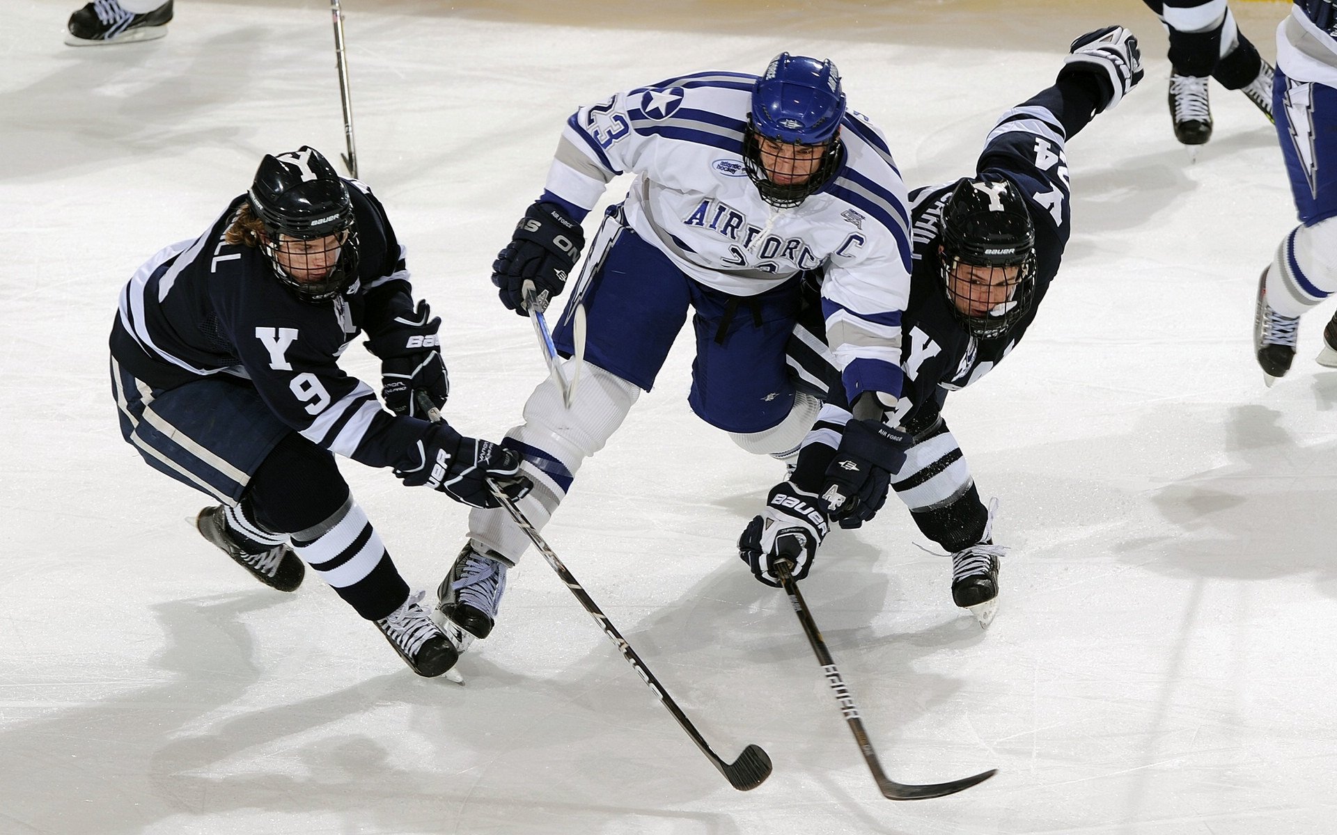 西甲国家德比外的焦点,比利亚雷亚尔如何碾压荷兰足球哲学