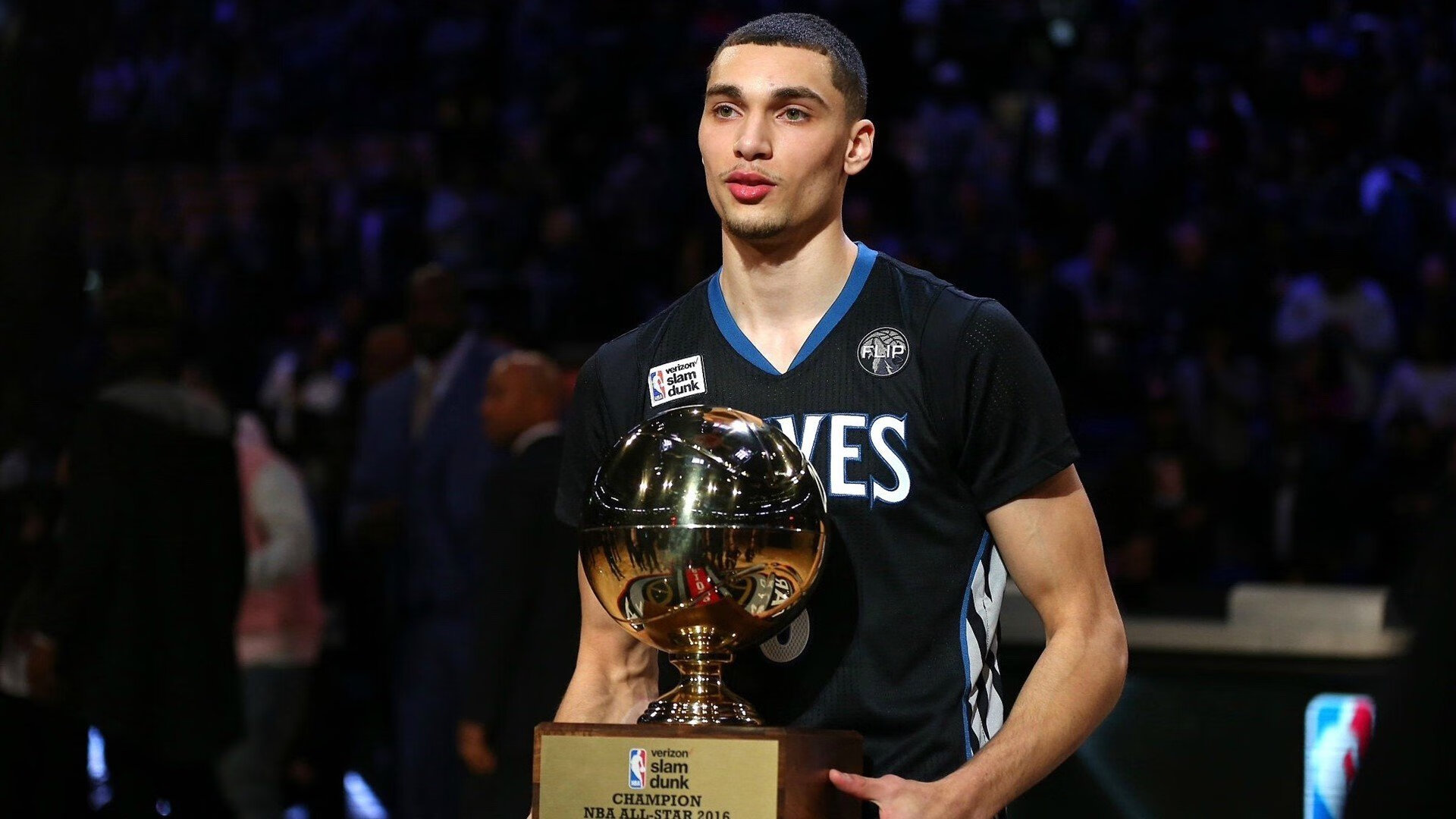 孔德爆发点燃蓝黑之魂，国际米兰生死战力克巴黎书写欧冠新章