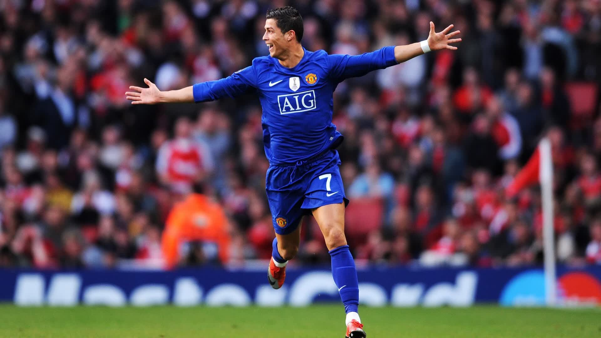 非常有张力,既包含网球赛事的具体事件,又暗含唯一性的哲学思辨。我们先把思维发散开来,再落笔成文